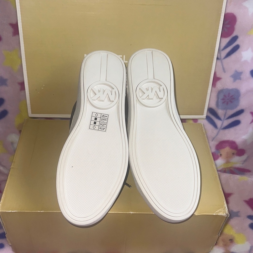Michael Kors Monochrome Lace-Up Sneakers - Picture 4 of 8